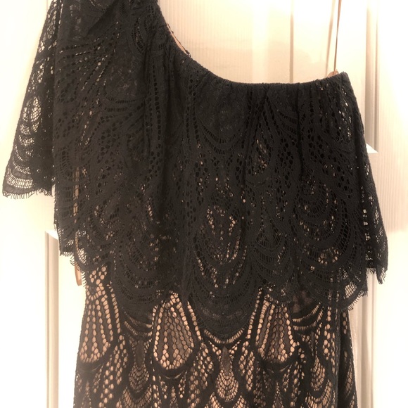 One Shoulder Black Lace Dress - Picture 6 of 8